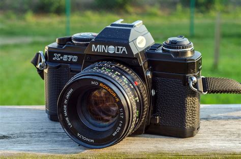 The Minolta X-570 was released in April 1983, two years after the X-700 and was sold as a less expensive alternative to that award winning and very popular camera. . Minolta x 570